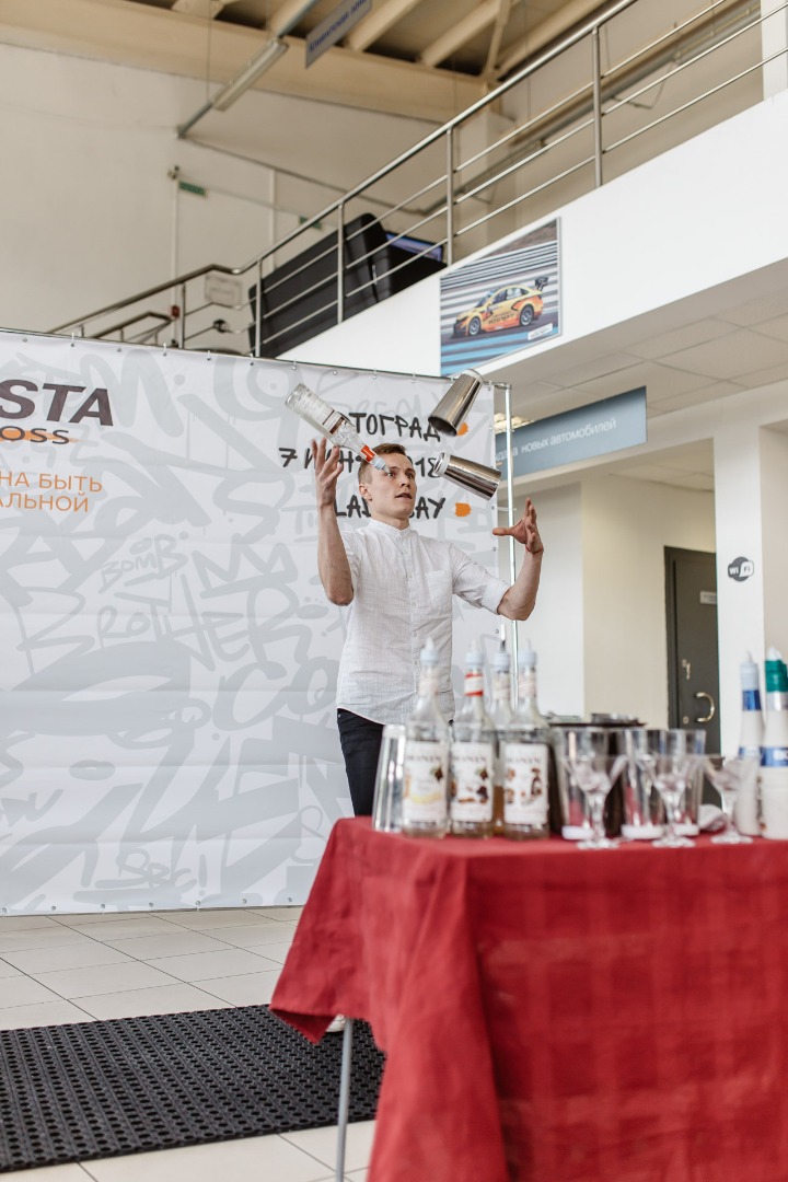 В салоне «АвтоГрад» стартовали продажи LADA Vesta Cross