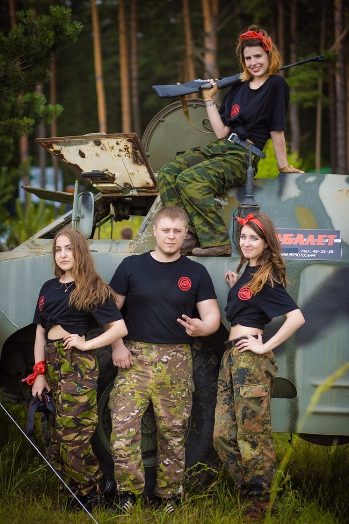 15 ИЮЛЯ НА КАРЬЕРАХ В КОНСТАНТИНОВКЕ ОТМЕТИЛИ ЮБИЛЕЙ LADA 4X4.