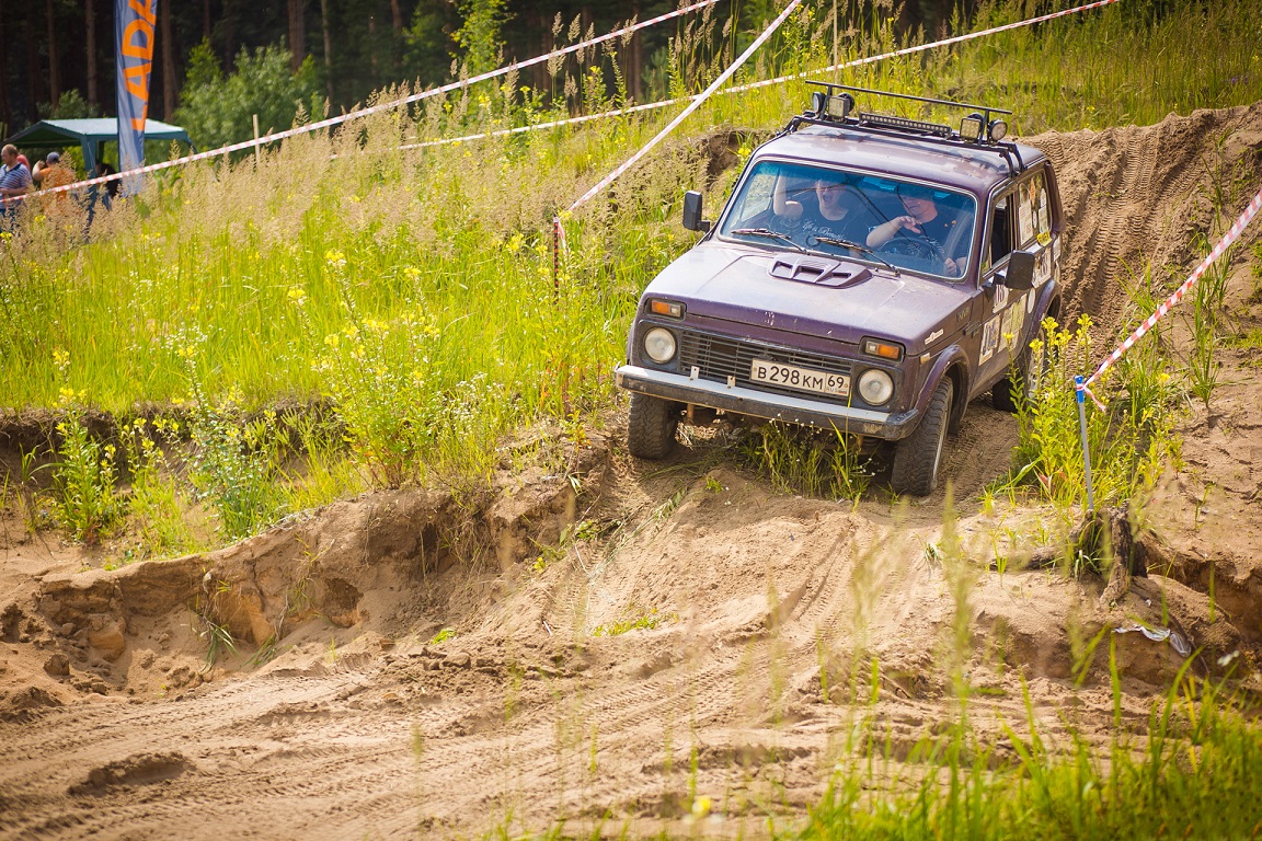 15 ИЮЛЯ НА КАРЬЕРАХ В КОНСТАНТИНОВКЕ ОТМЕТИЛИ ЮБИЛЕЙ LADA 4X4.