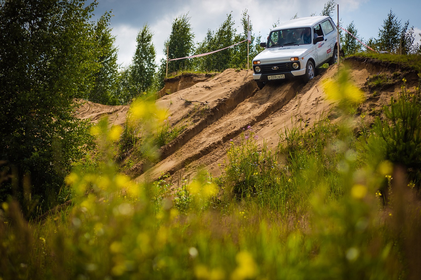 15 ИЮЛЯ НА КАРЬЕРАХ В КОНСТАНТИНОВКЕ ОТМЕТИЛИ ЮБИЛЕЙ LADA 4X4.